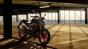 Foto da moto BMW G 310 R modelo Naked — Ficha técnica e especificações completas