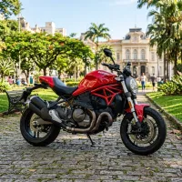 Foto da moto Ducati Monster 821 modelo Naked — Ficha técnica e especificações completas