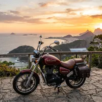 Foto da moto Royal Enfield Thunderbird 500 modelo Custom — Ficha técnica e especificações completas
