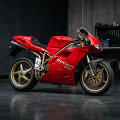 916