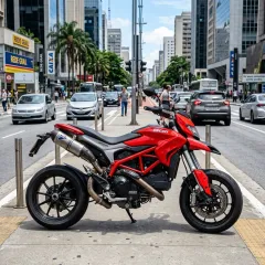 Hypermotard 821