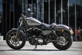 Iron 883