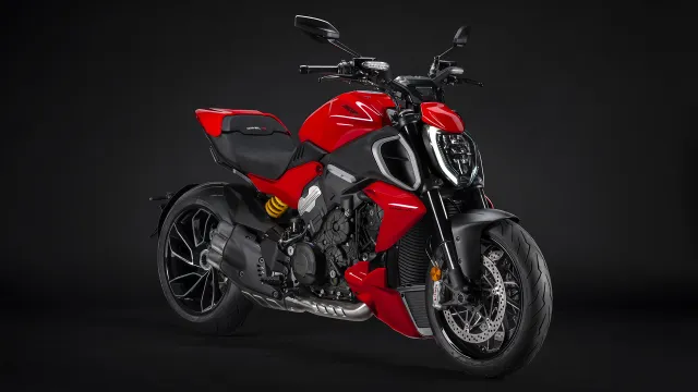 Ducati Diavel V4