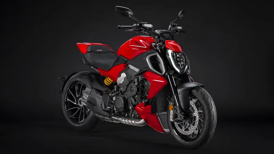 Foto da moto Ducati Diavel V4 modelo Naked — Ficha técnica e especificações completas